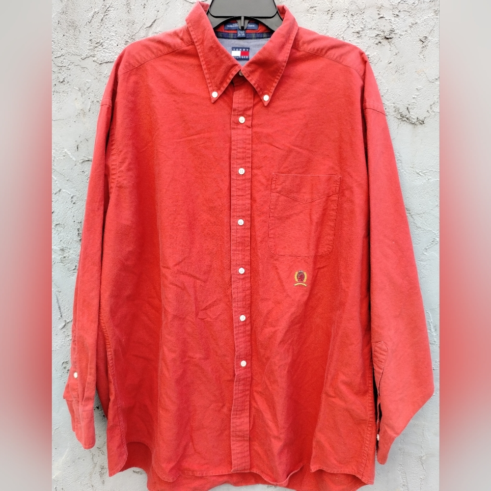 TOMMY HILFIGER SHIRT.  17 1/2, 34-35